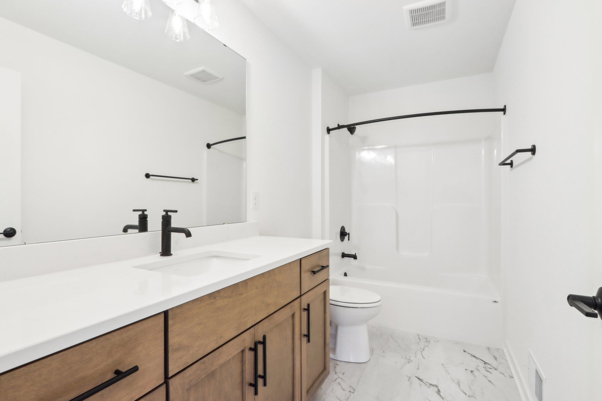 This photo is for illustration purposes only and does not necessarily represent the features and finishes of a specific RediHome.