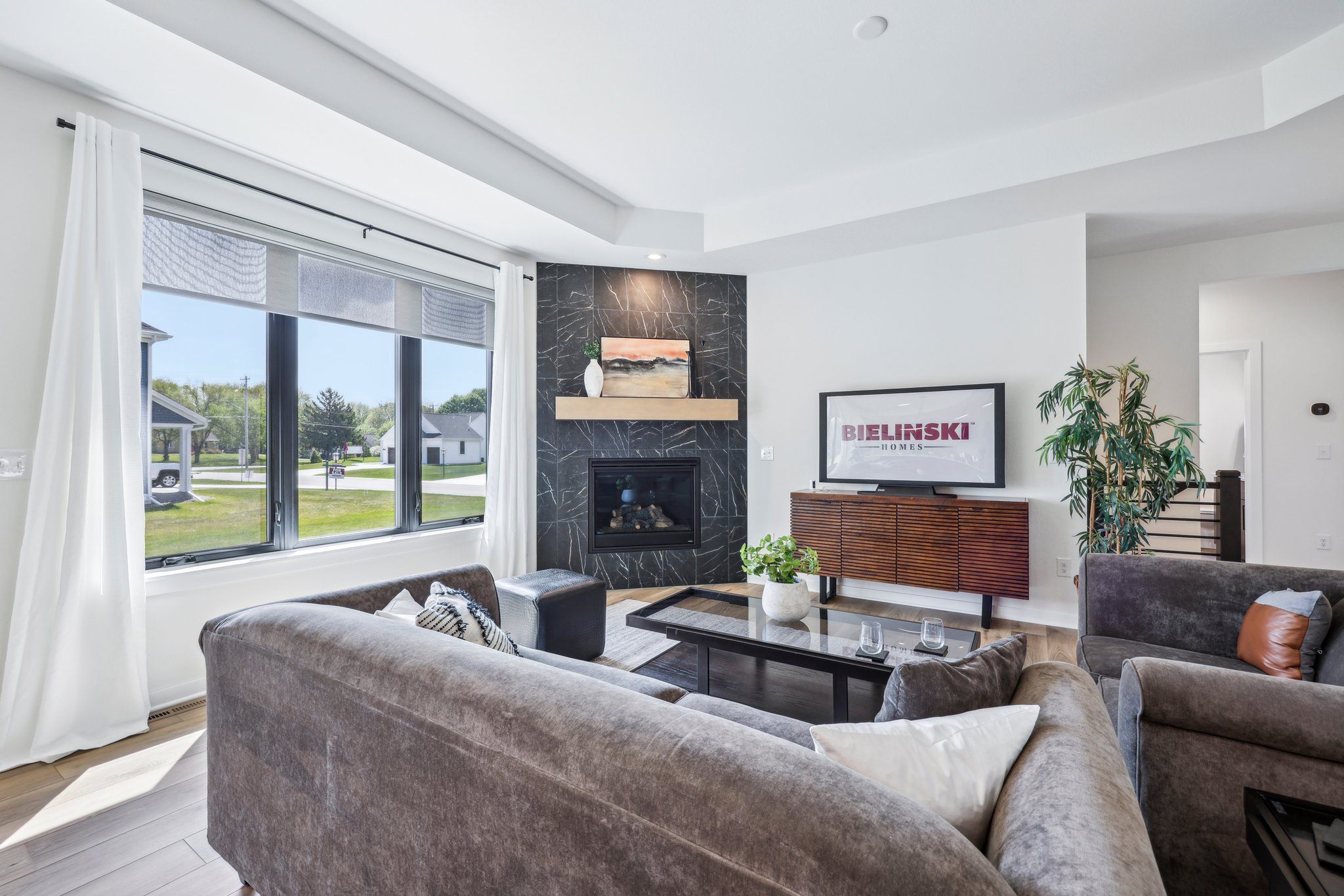 This photo is for illustration purposes only and does not necessarily represent the features and finishes of a specific RediHome.