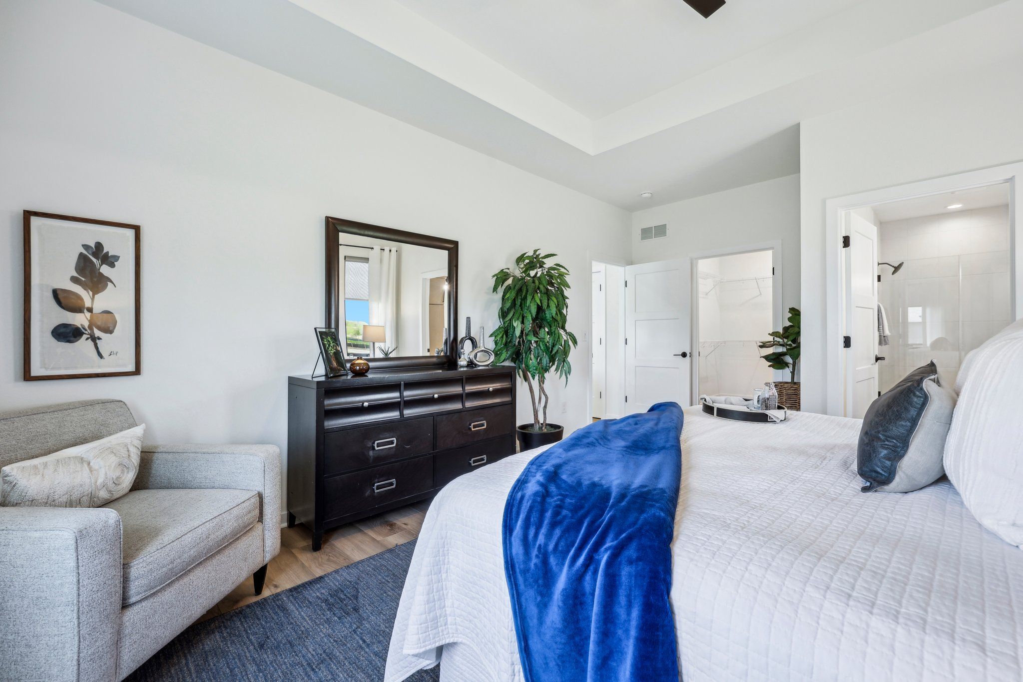 This photo is for illustration purposes only and does not necessarily represent the features and finishes of a specific RediHome.