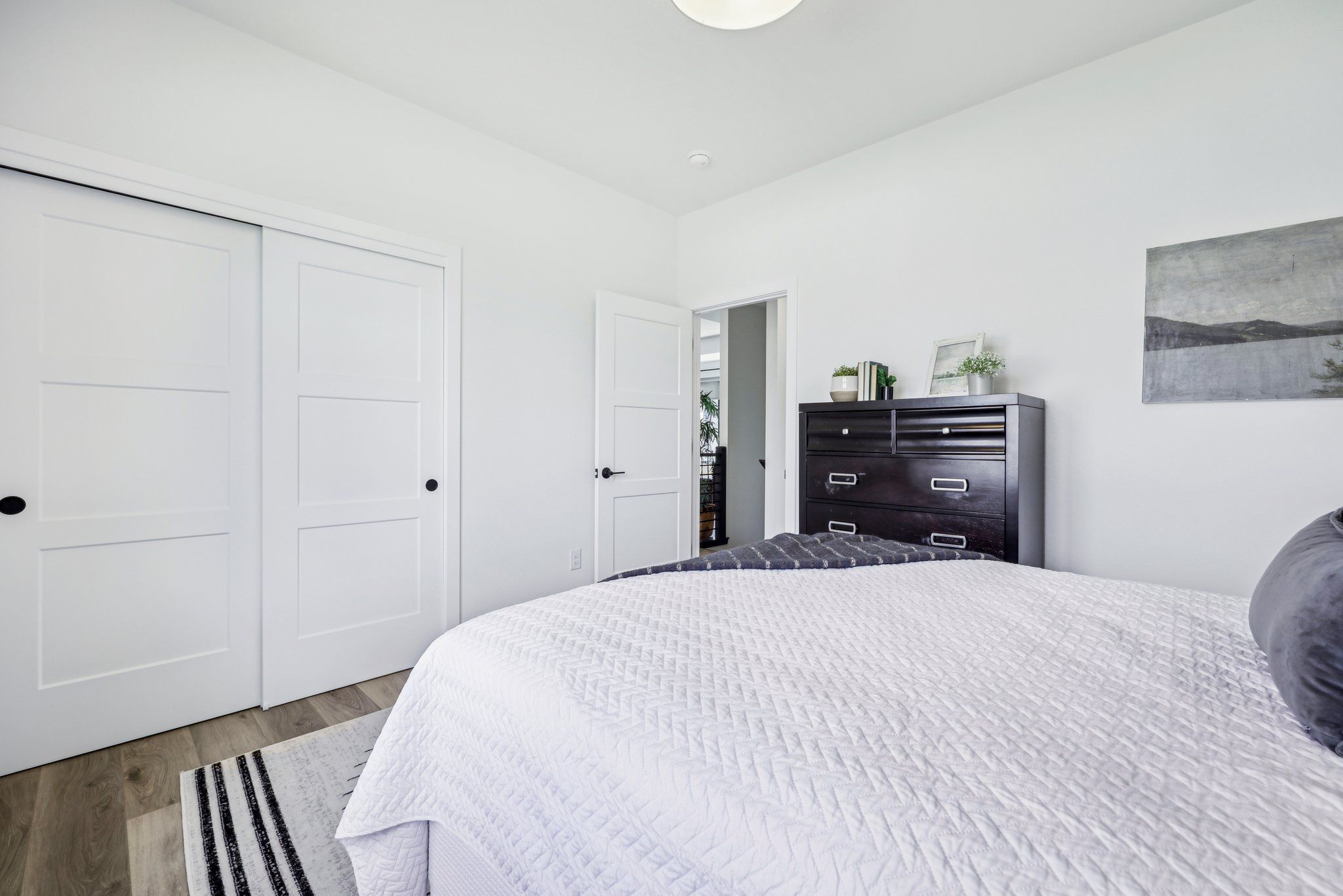 This photo is for illustration purposes only and does not necessarily represent the features and finishes of a specific RediHome.