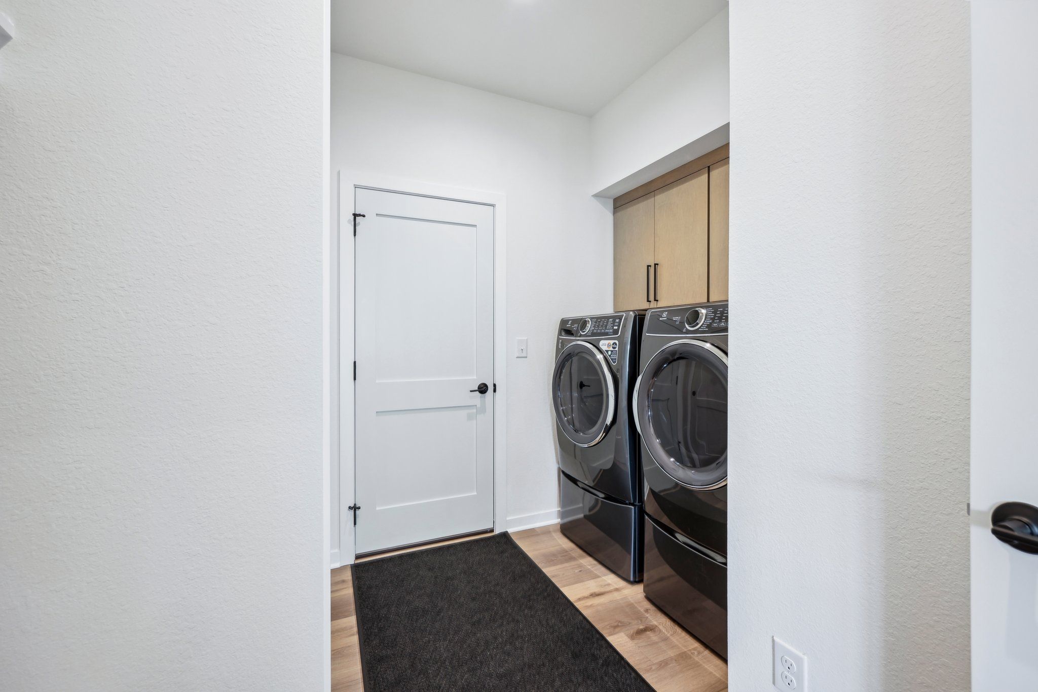 This photo is for illustration purposes only and does not necessarily represent the features and finishes of a specific RediHome.