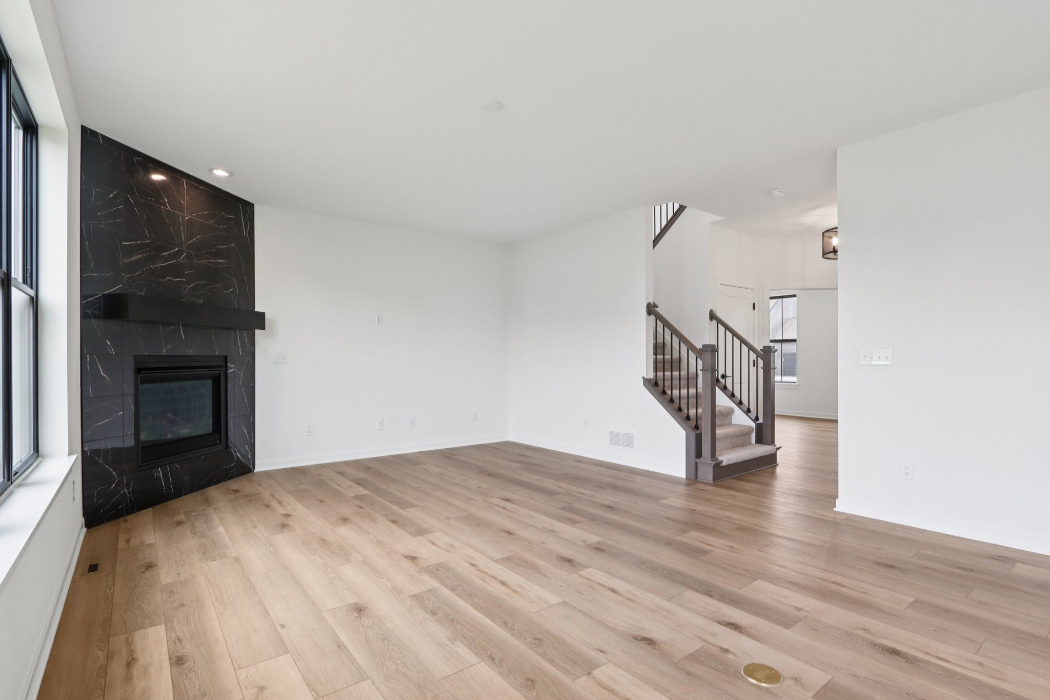 This photo is for illustration purposes only and does not necessarily represent the features and finishes of a specific RediHome.