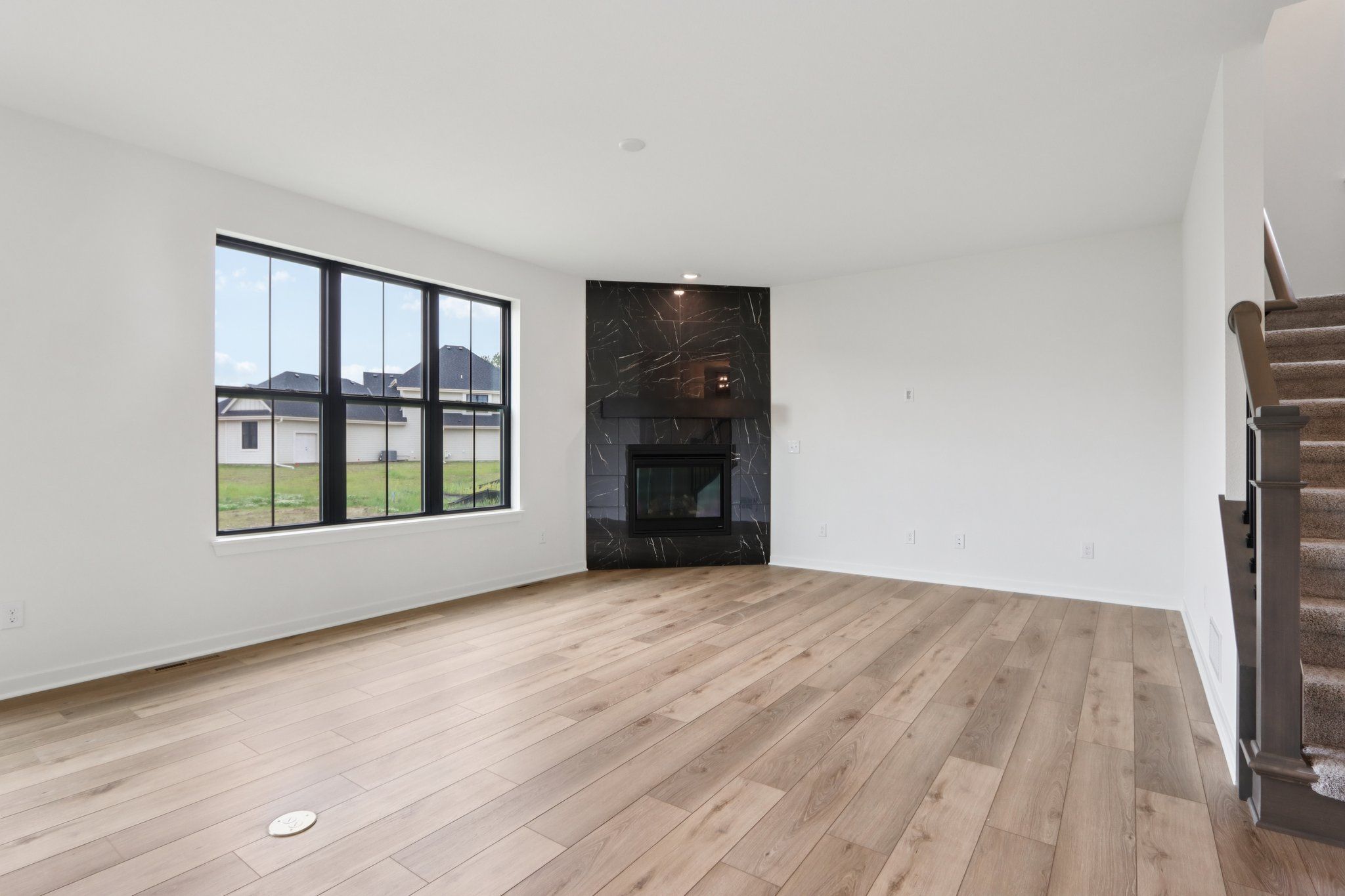 This photo is for illustration purposes only and does not necessarily represent the features and finishes of a specific RediHome.