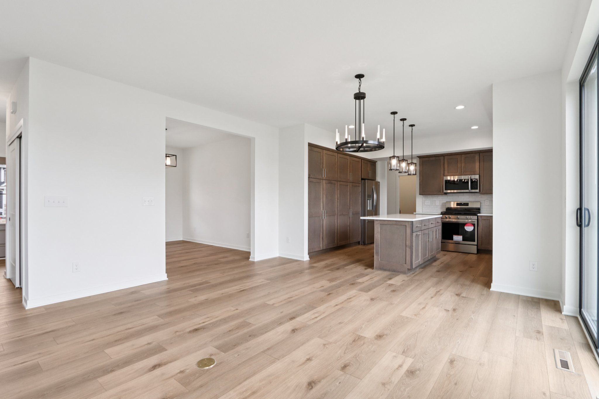 This photo is for illustration purposes only and does not necessarily represent the features and finishes of a specific RediHome.