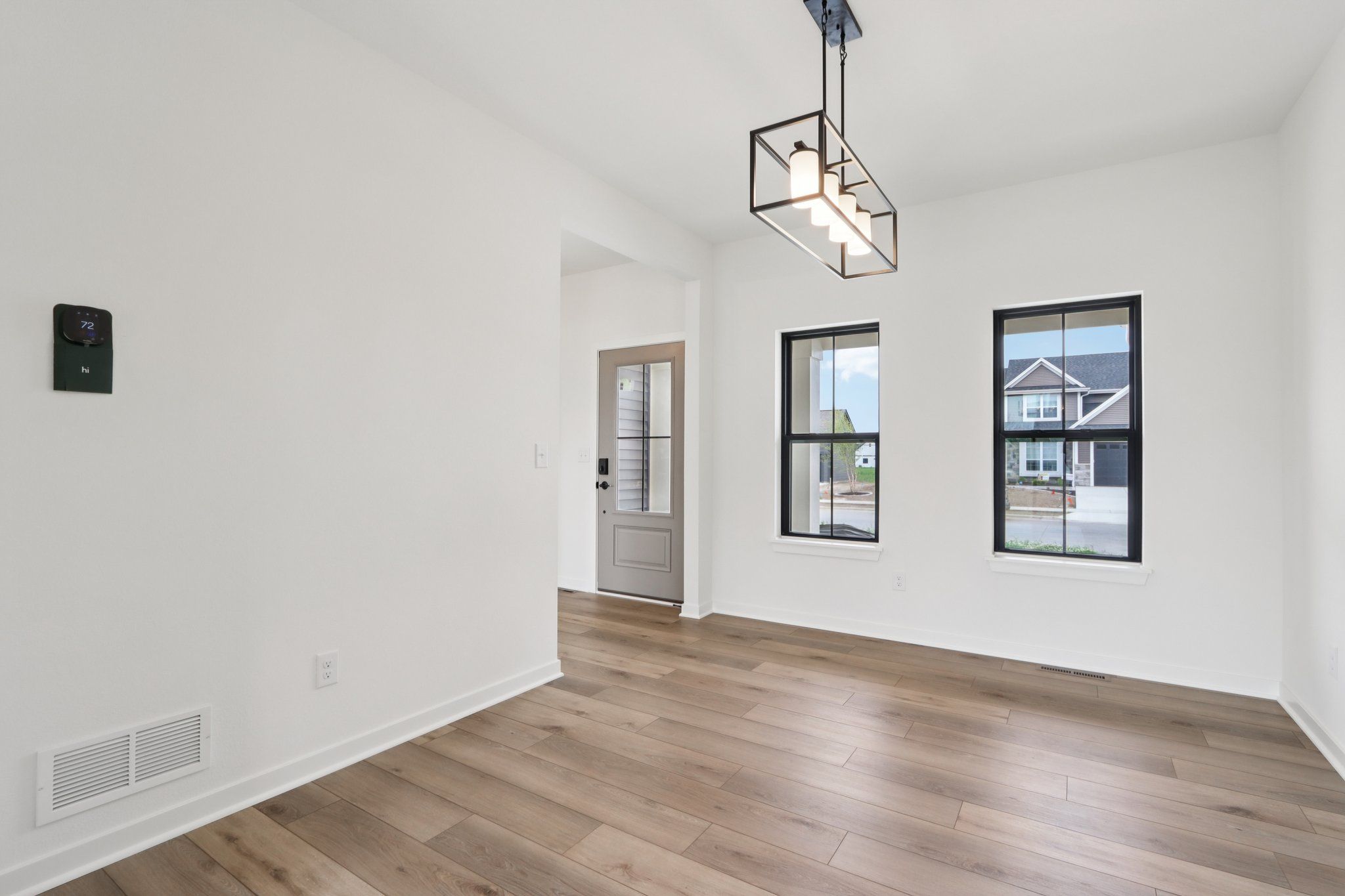 This photo is for illustration purposes only and does not necessarily represent the features and finishes of a specific RediHome.