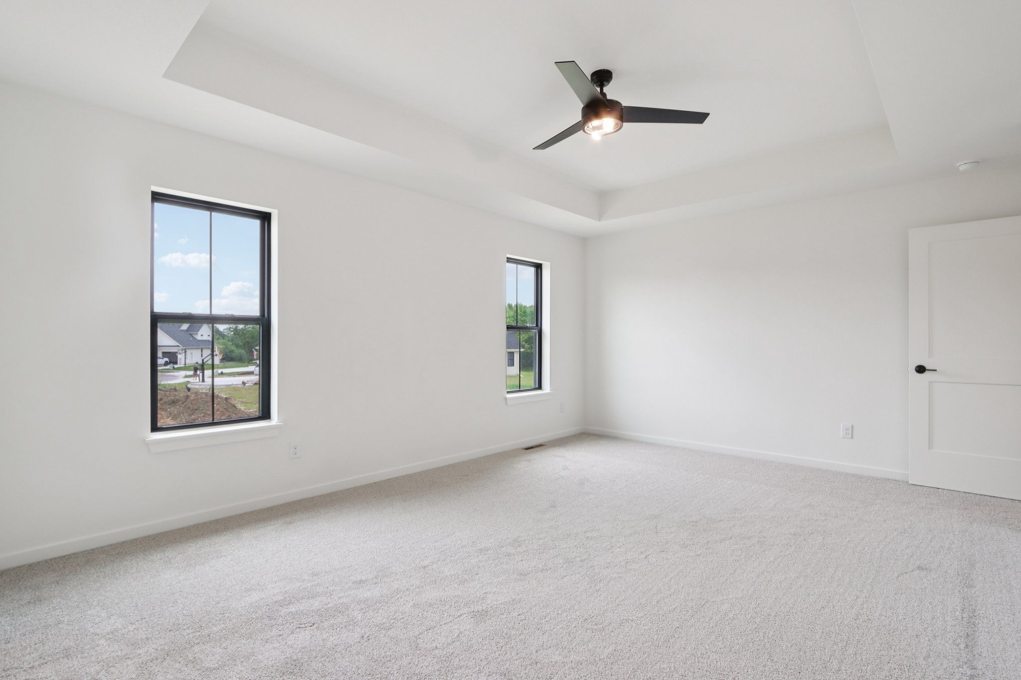 This photo is for illustration purposes only and does not necessarily represent the features and finishes of a specific RediHome.