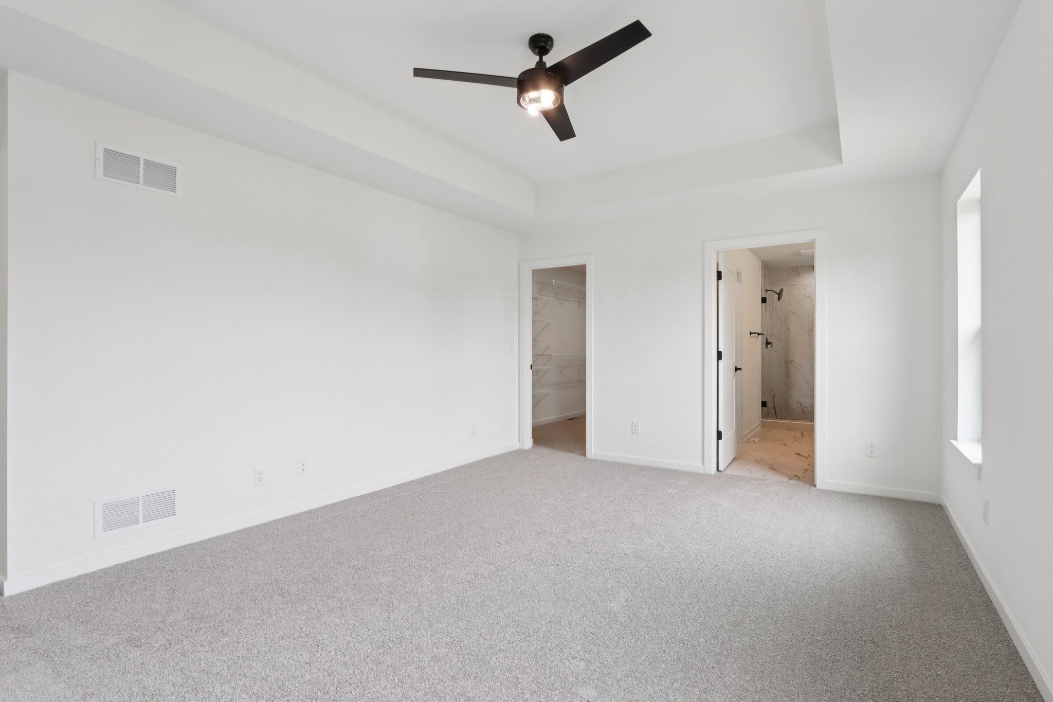 This photo is for illustration purposes only and does not necessarily represent the features and finishes of a specific RediHome.