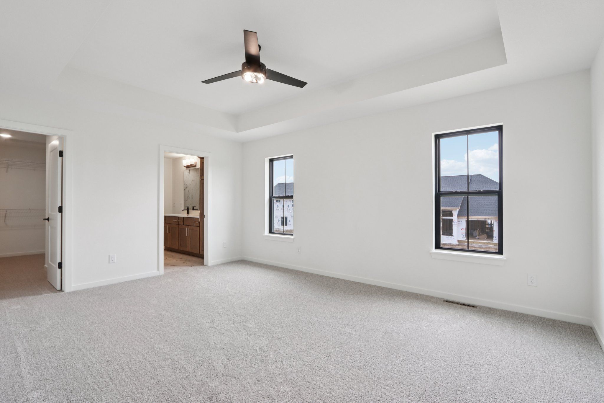 This photo is for illustration purposes only and does not necessarily represent the features and finishes of a specific RediHome.