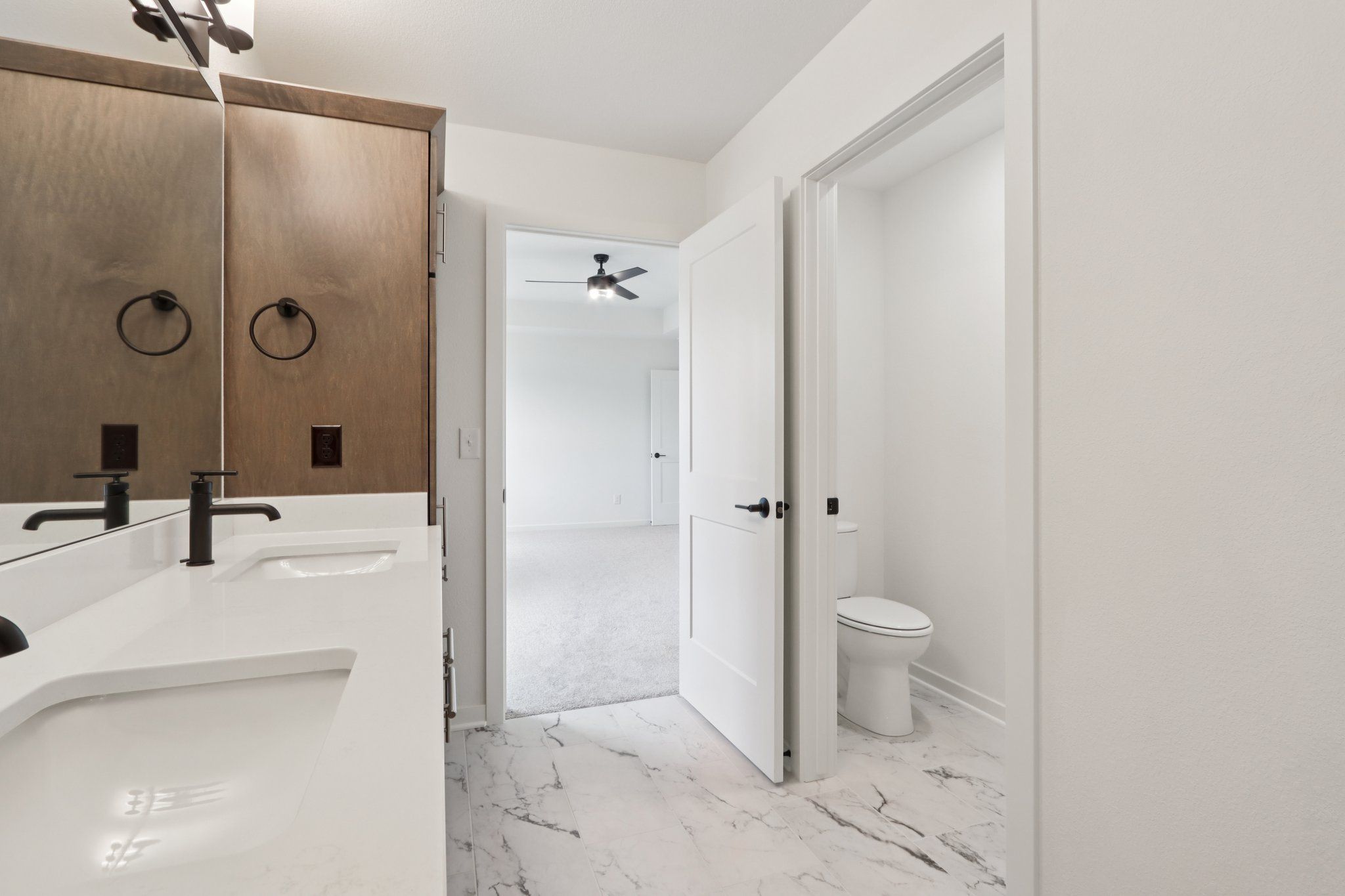 This photo is for illustration purposes only and does not necessarily represent the features and finishes of a specific RediHome.