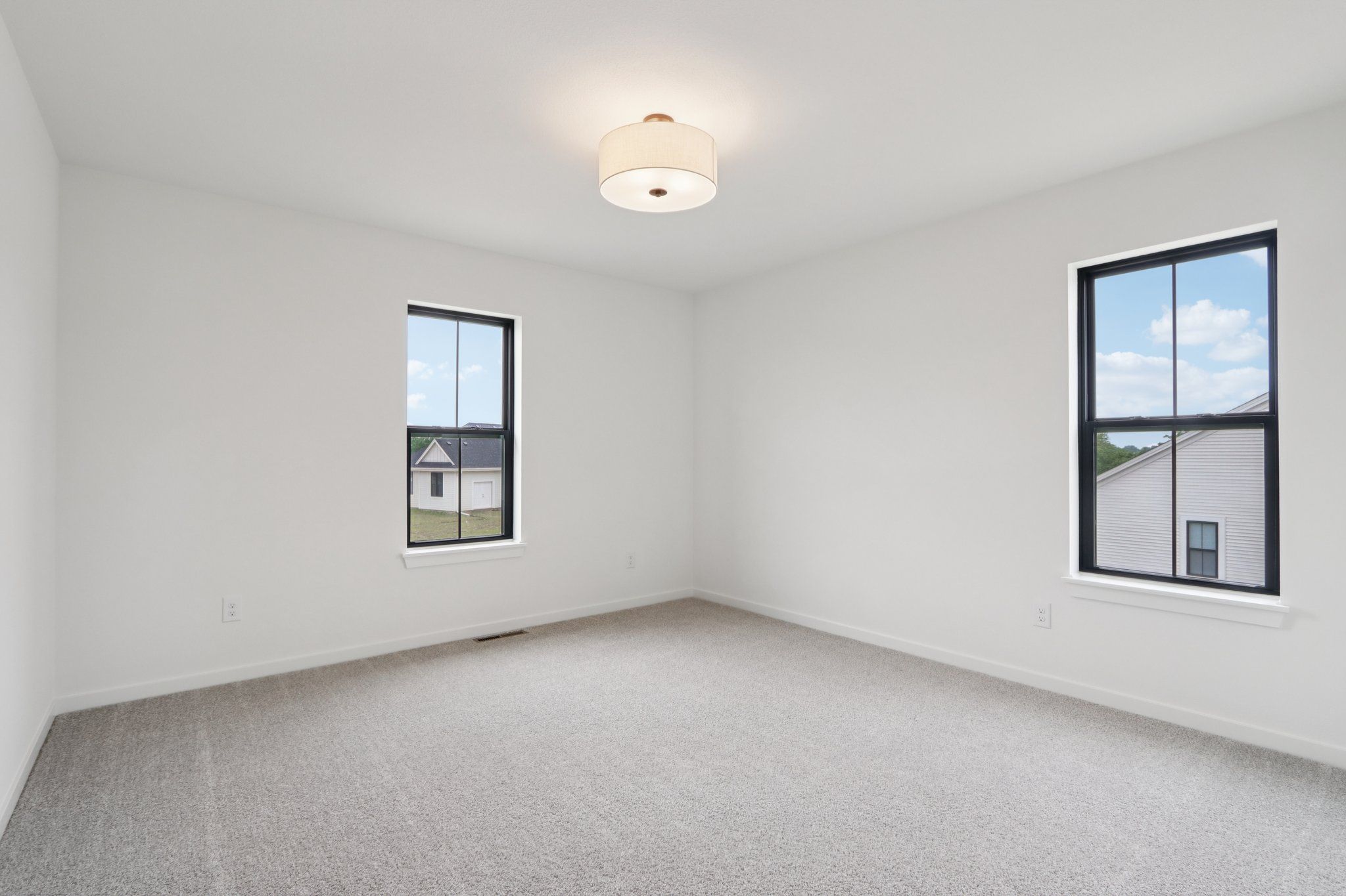 This photo is for illustration purposes only and does not necessarily represent the features and finishes of a specific RediHome.