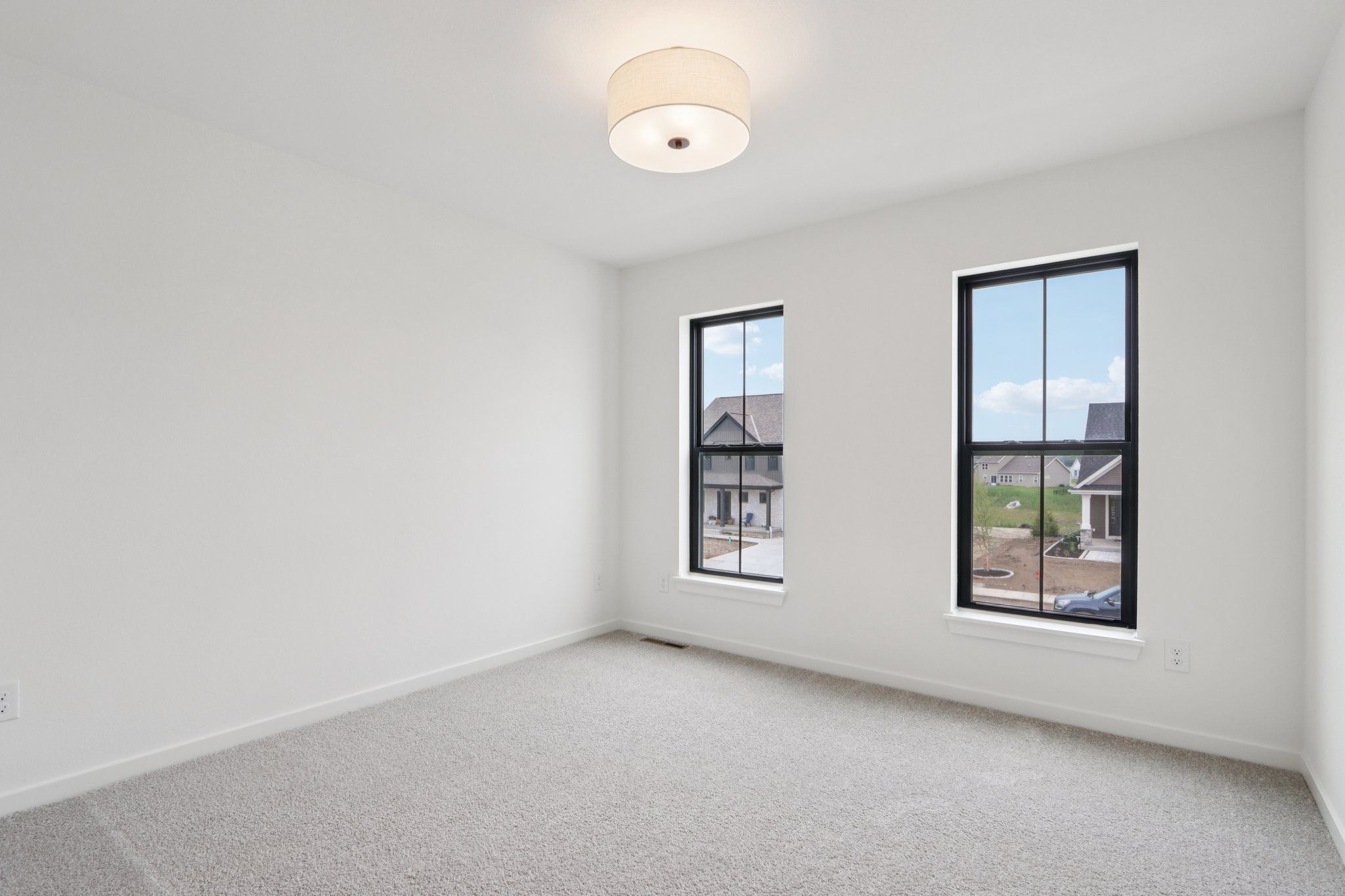 This photo is for illustration purposes only and does not necessarily represent the features and finishes of a specific RediHome.