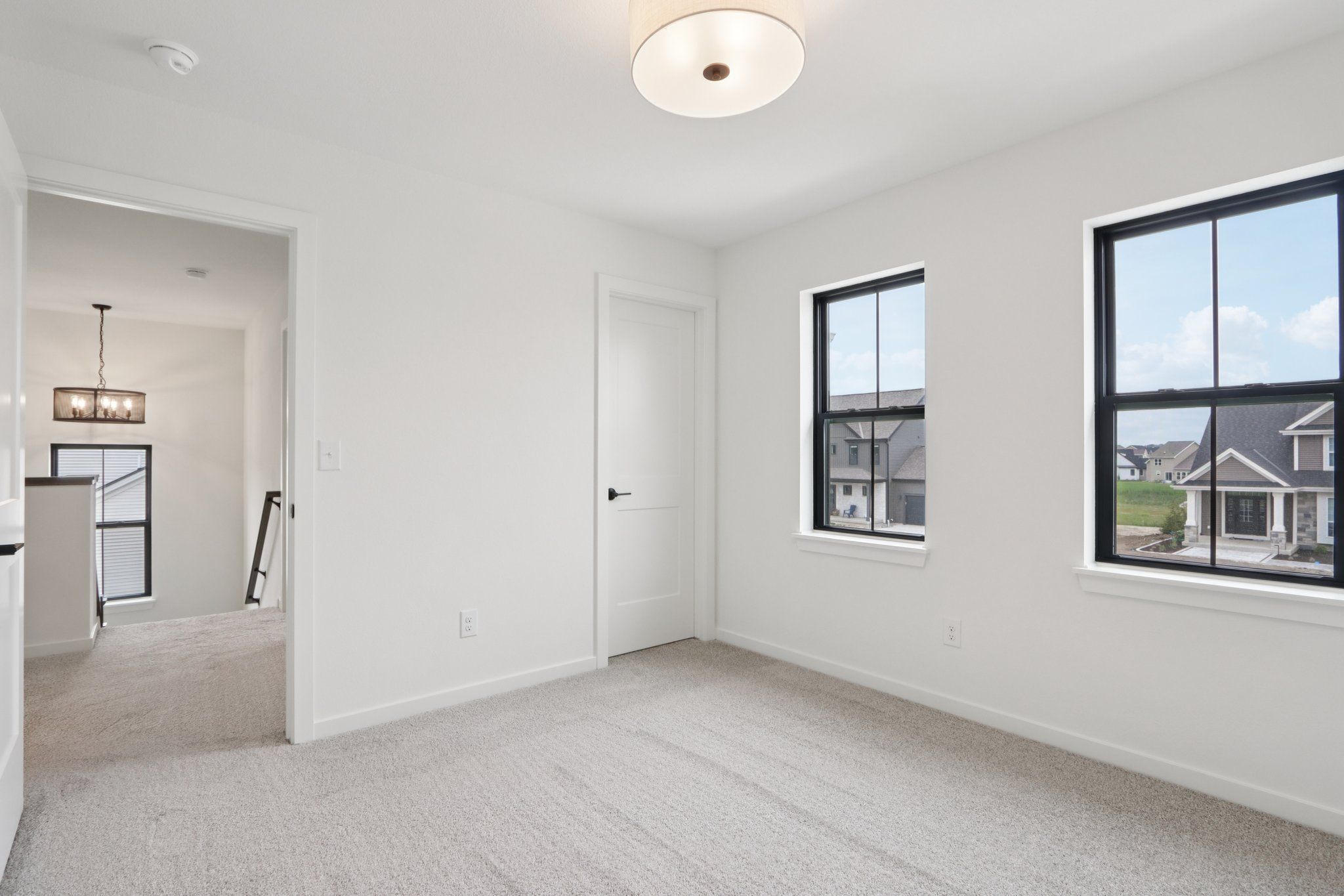 This photo is for illustration purposes only and does not necessarily represent the features and finishes of a specific RediHome.