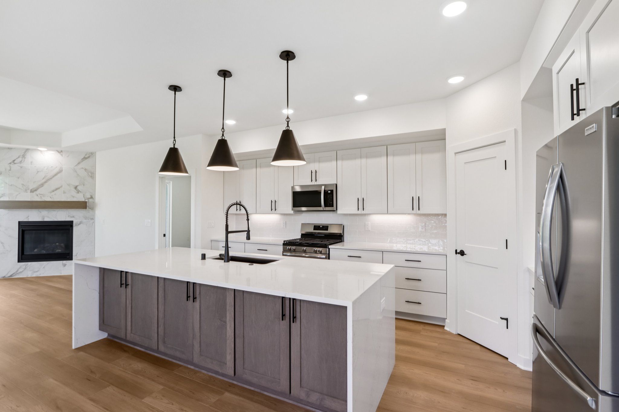 2127 Bluestem Drive (The Adalyn, Plan 1600)