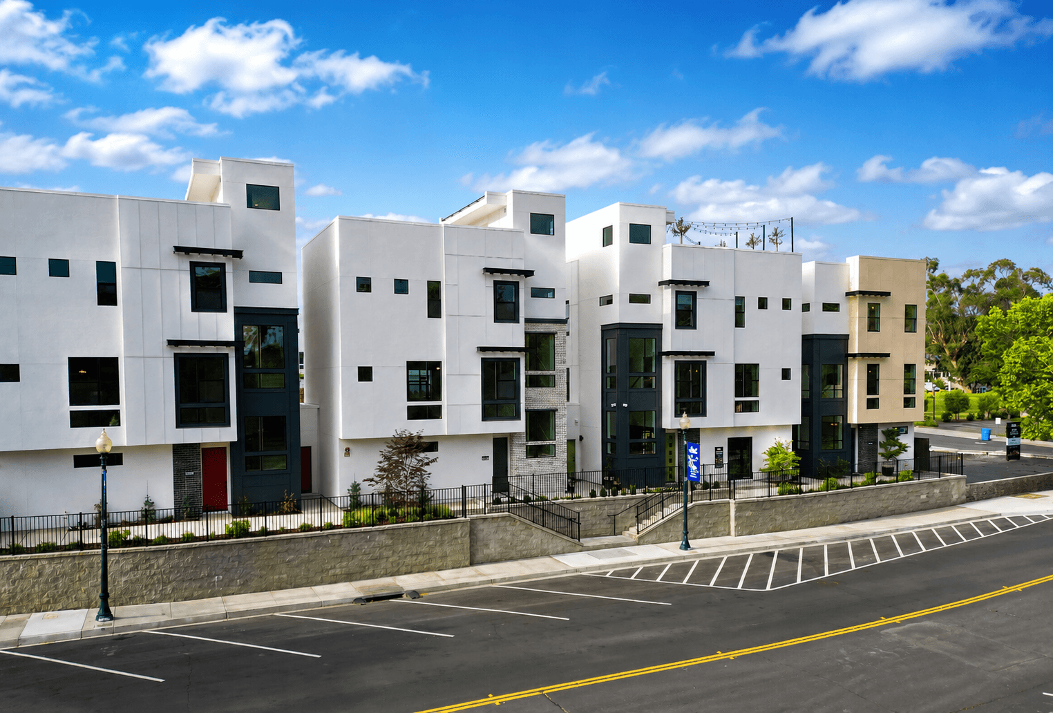 700 Parc on Main por BlackPine Communities-700 Parc en Vallejo-Napa California