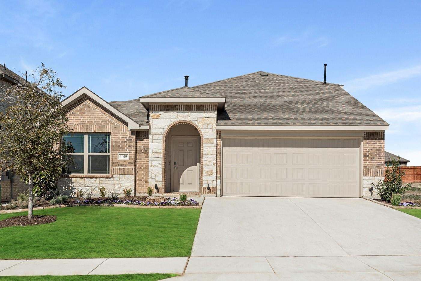 Redbud II - Eagle Glen: Alvarado, Texas - Bloomfield Homes