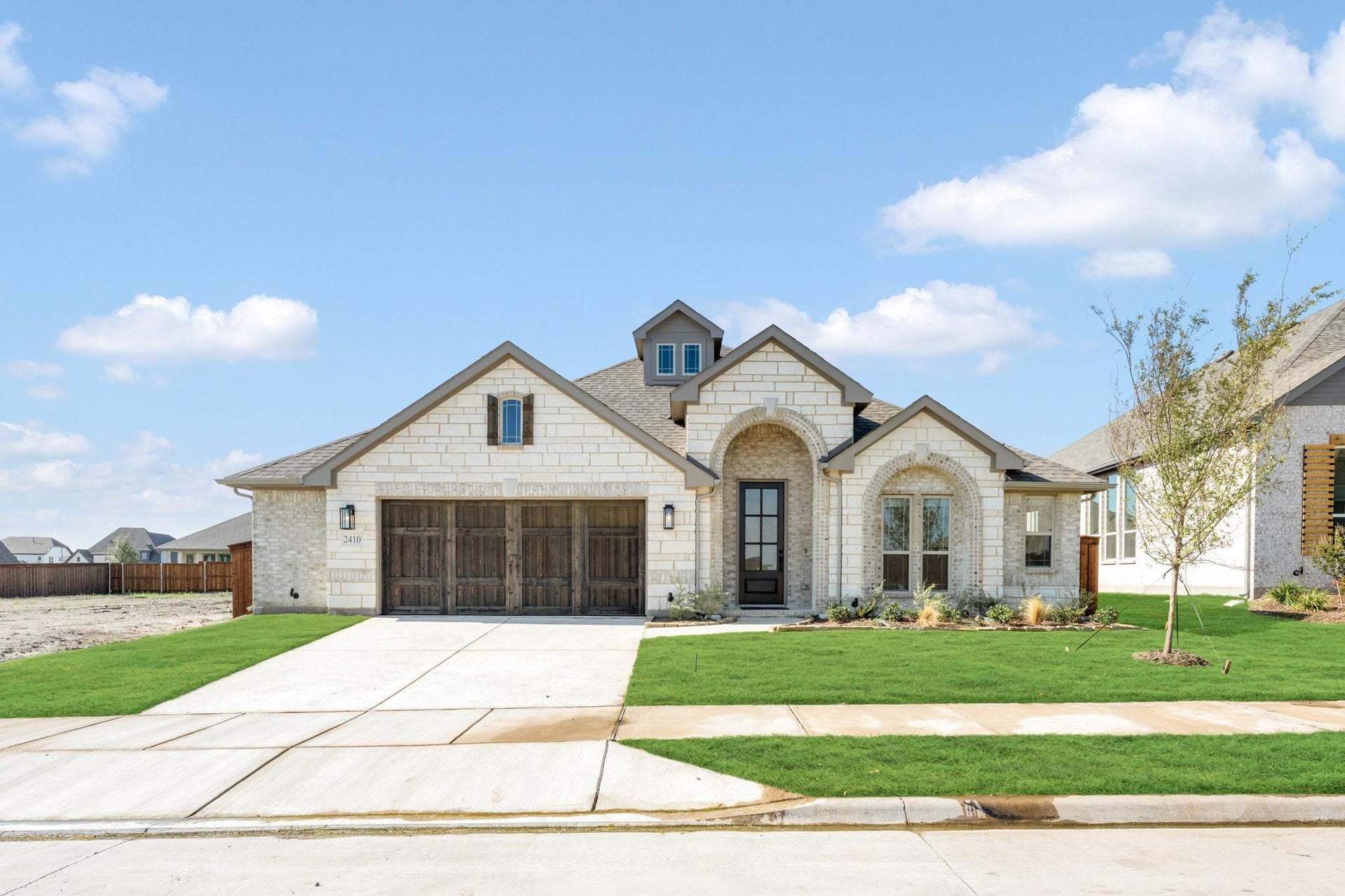 2410 Drummond Street (Hawthorne EXT)