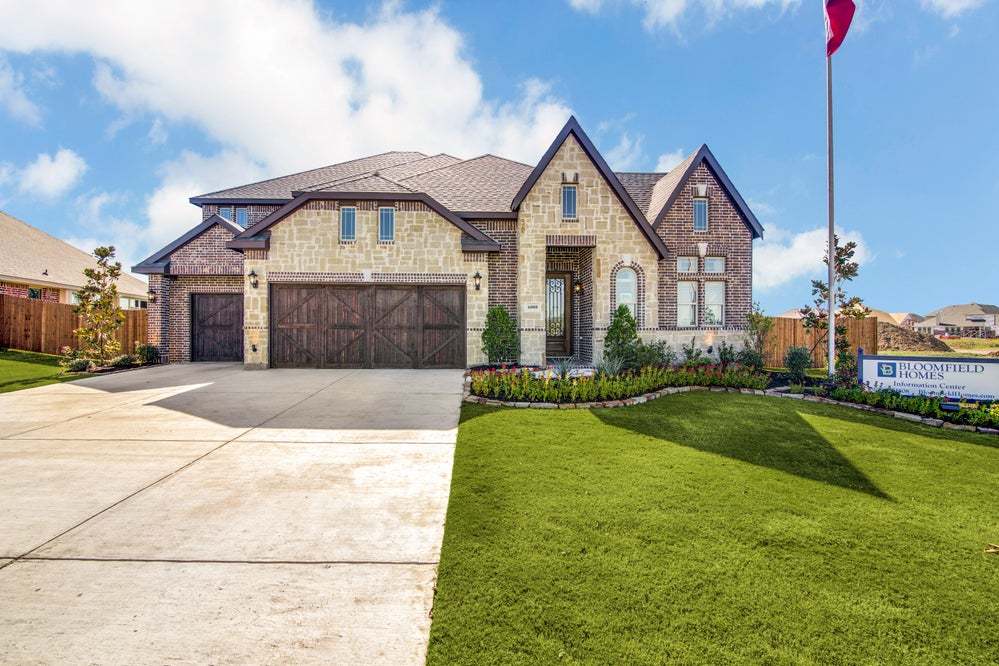 Hagan Hill en Mesquite, TX. Casas Nuevas y Planos de Distribución de