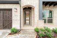 Crystal Lake Estates por Bloomfield Homes en Dallas Texas