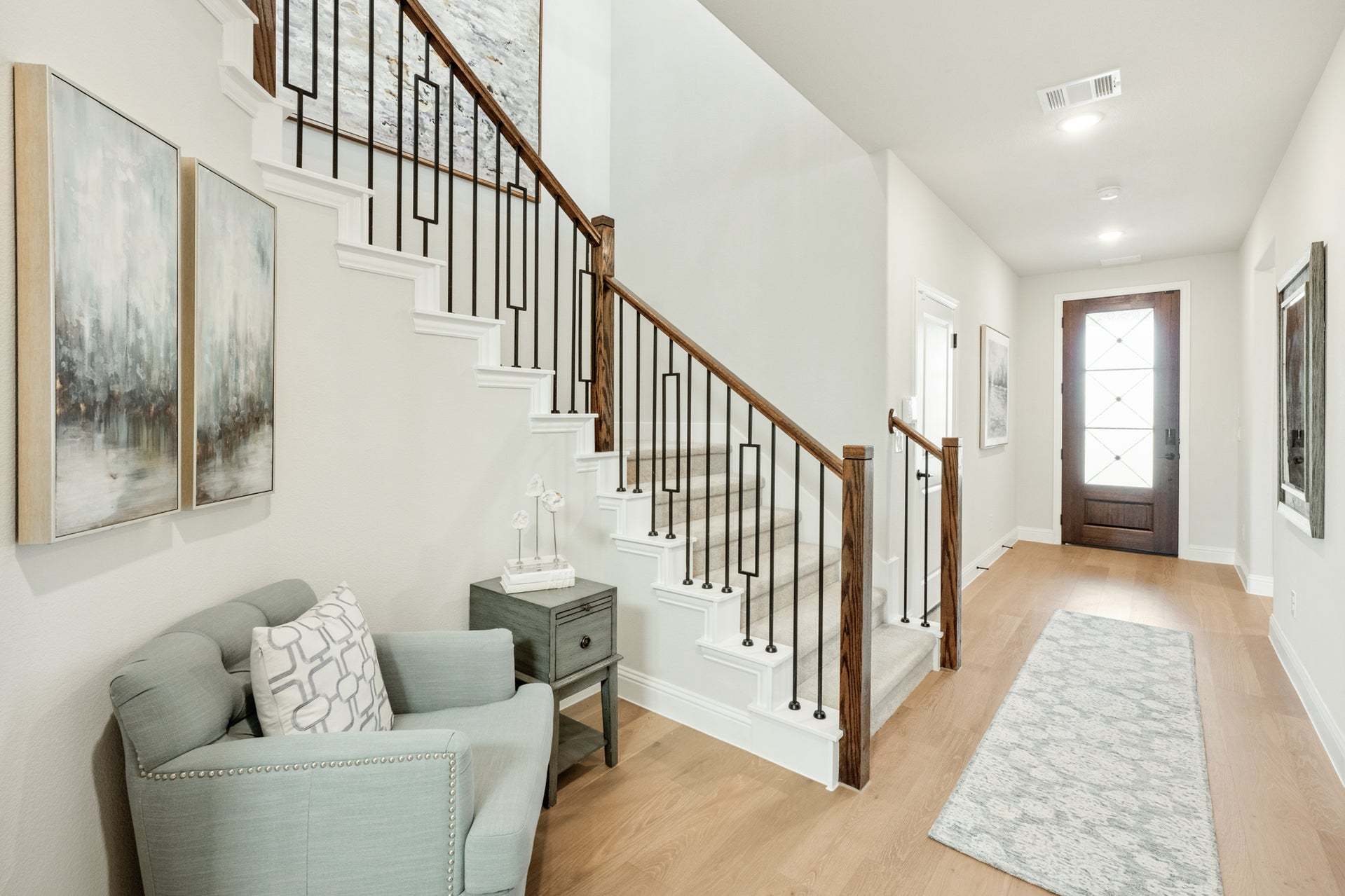 Entry/Foyer