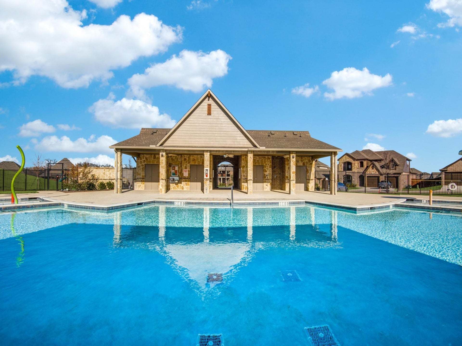 Pool & Pool House