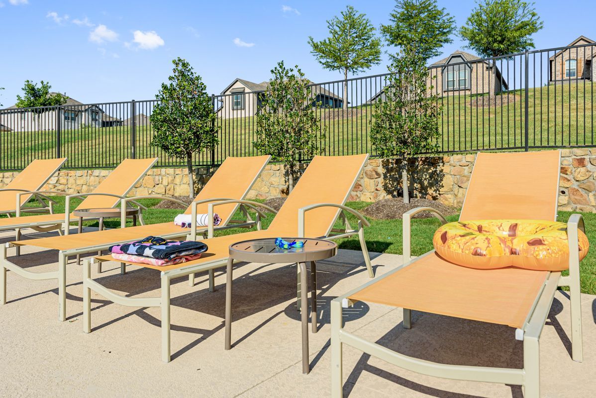 Pool Seating