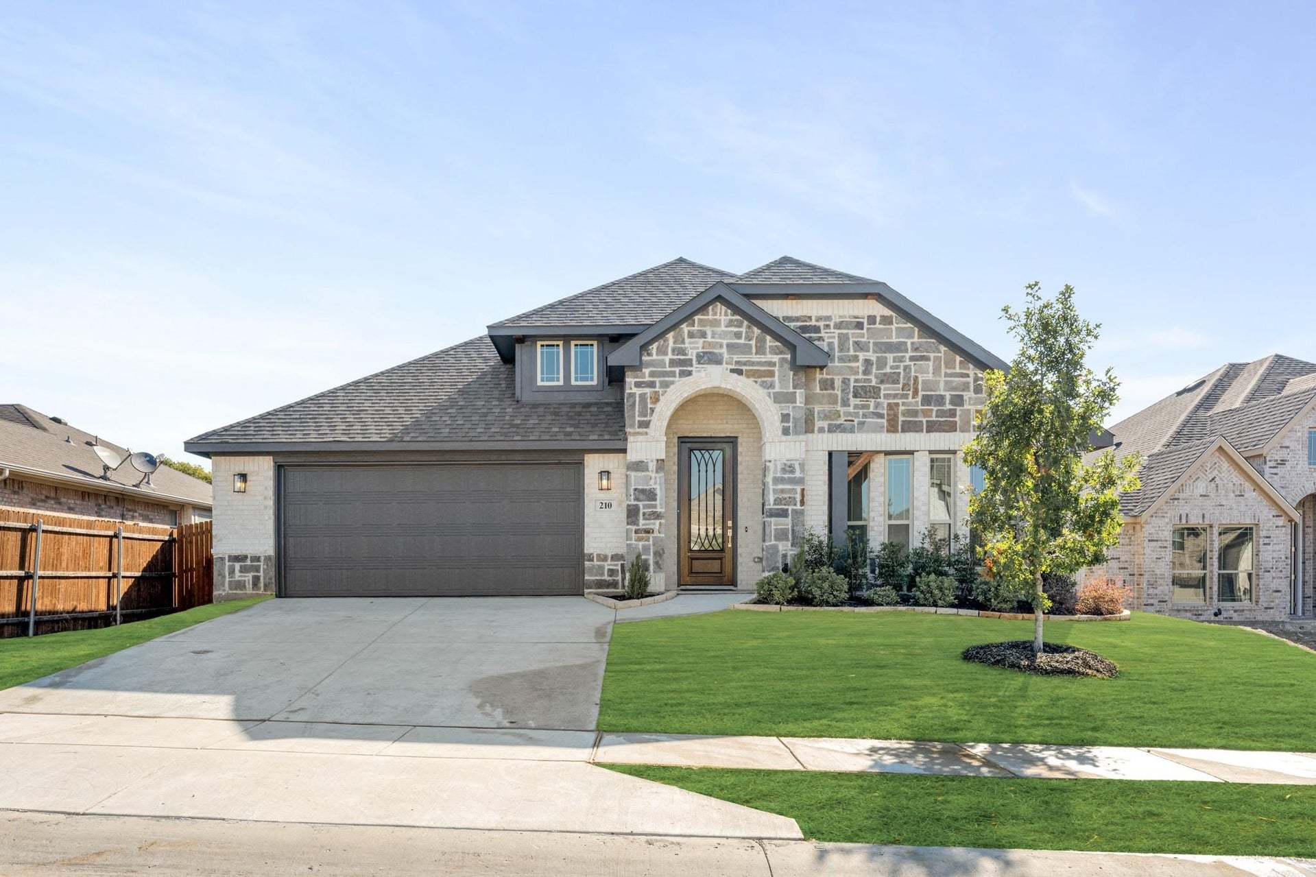 210 Comanche Trail