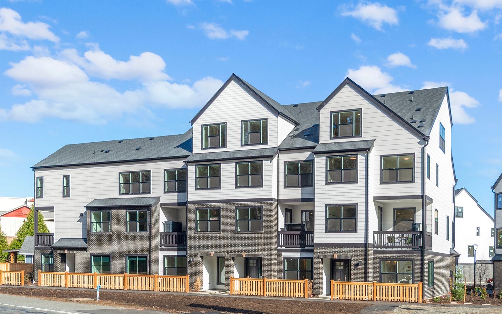 casa en Towns on 7th por Blue Fern Homes