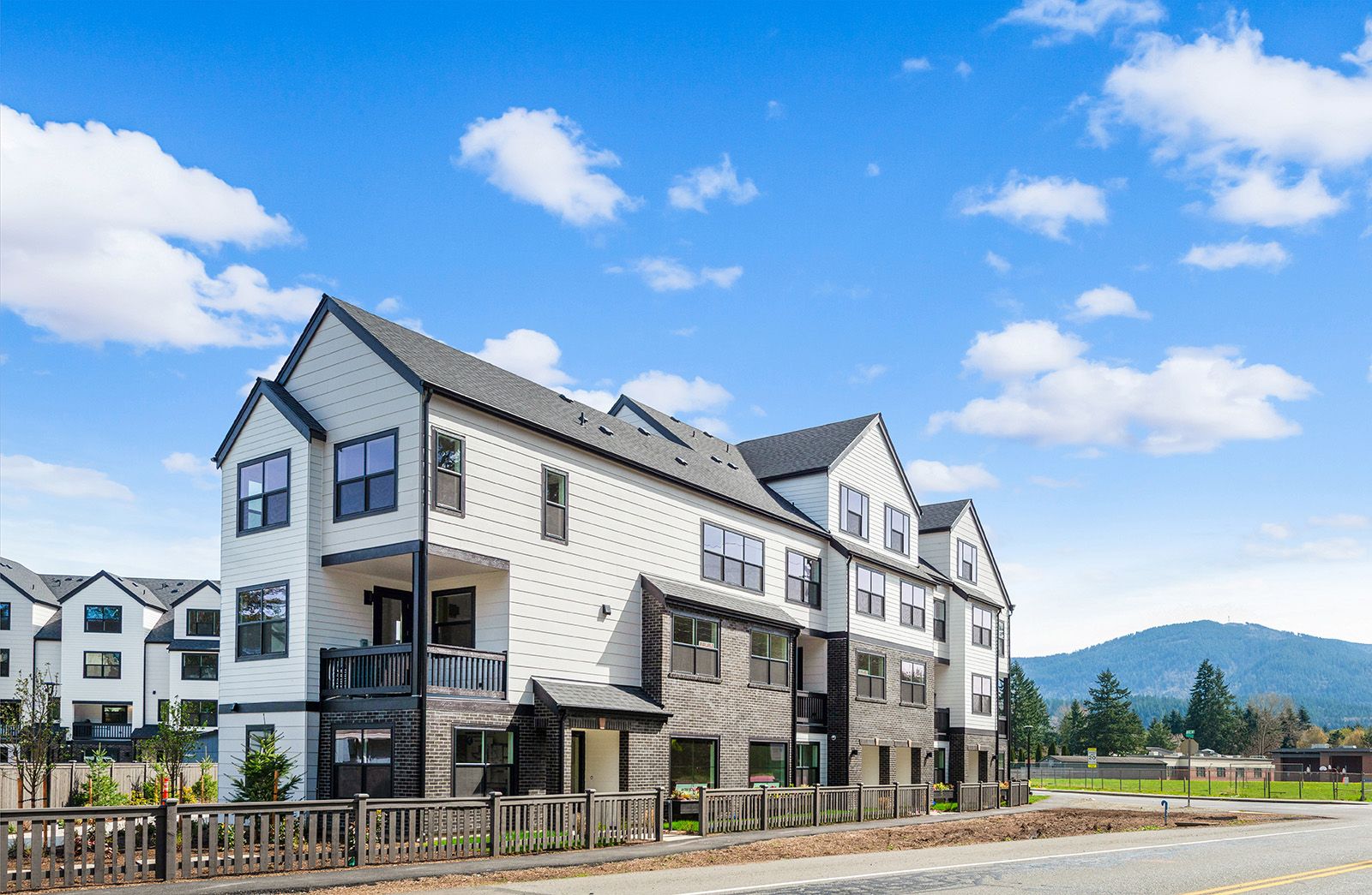 Apex - Towns on 7th: Issaquah, Washington - Blue Fern Homes
