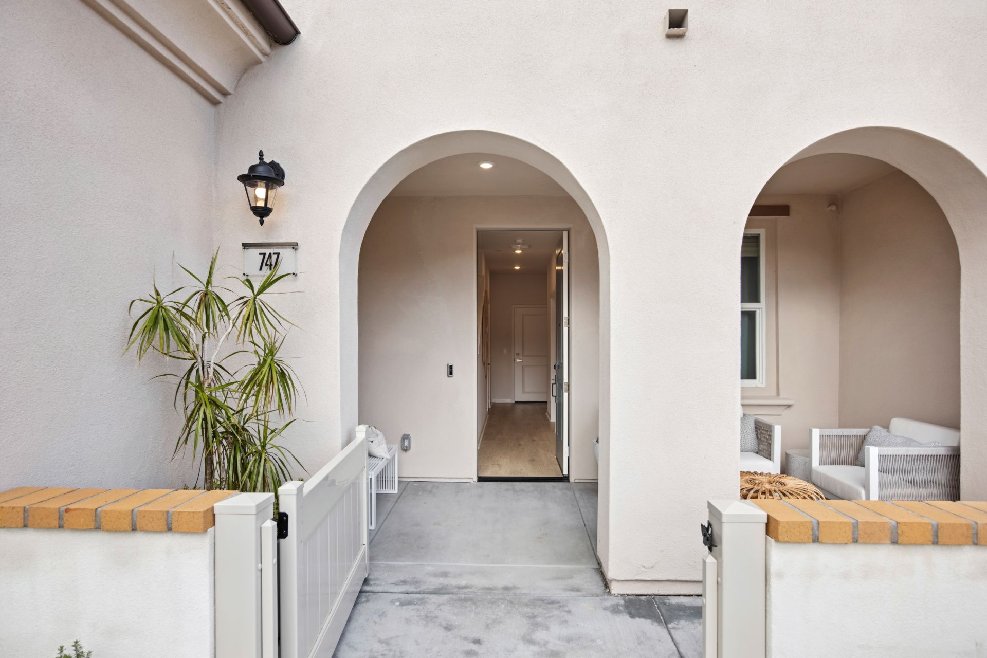 723745 E Route 66. Glendora, CA 91740