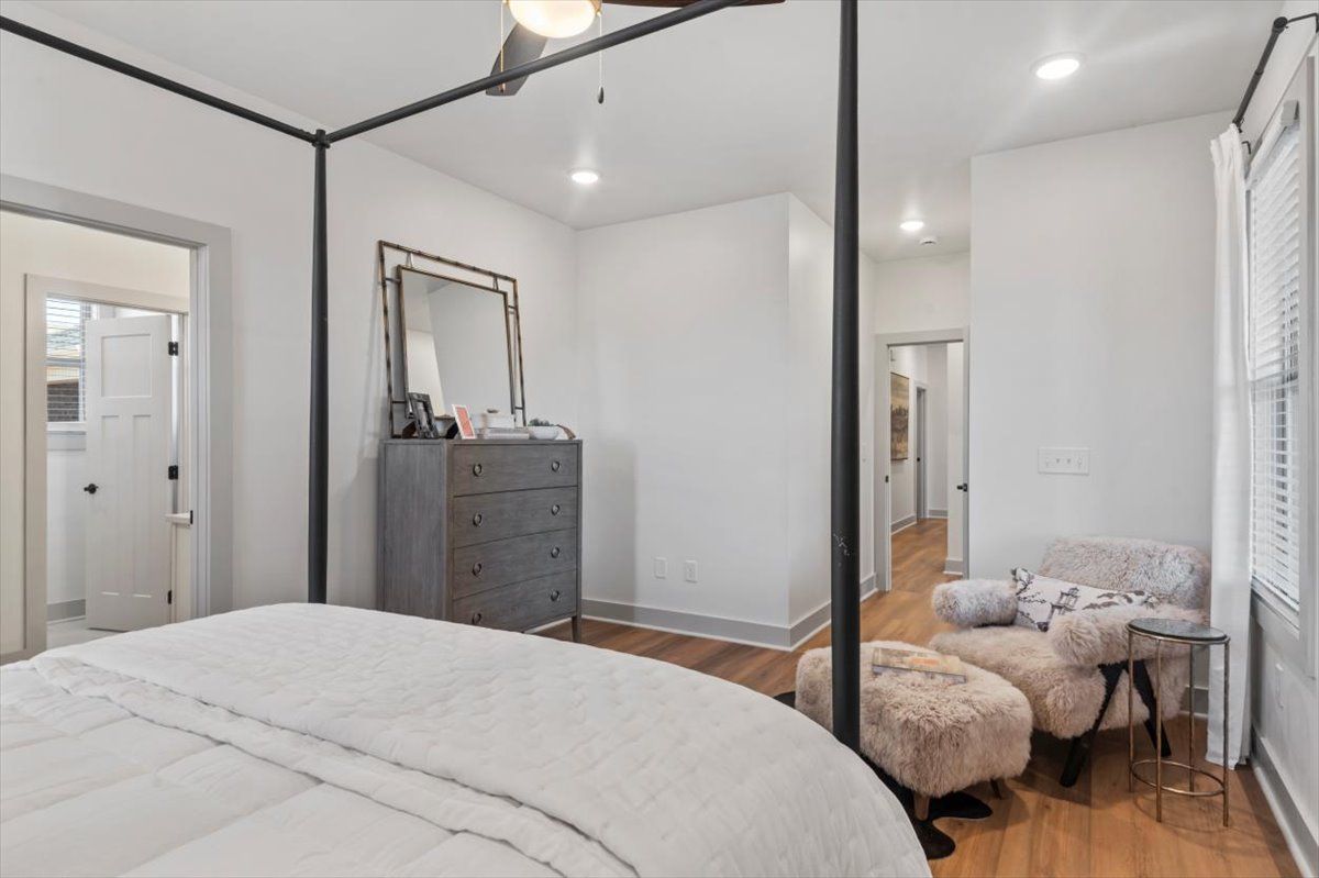 Master looking to master bathroom 