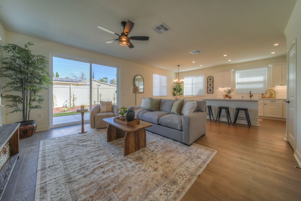 Family-Room 