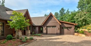 Bronco Construction Inc por Bronco Construction Inc en Asheville North Carolina