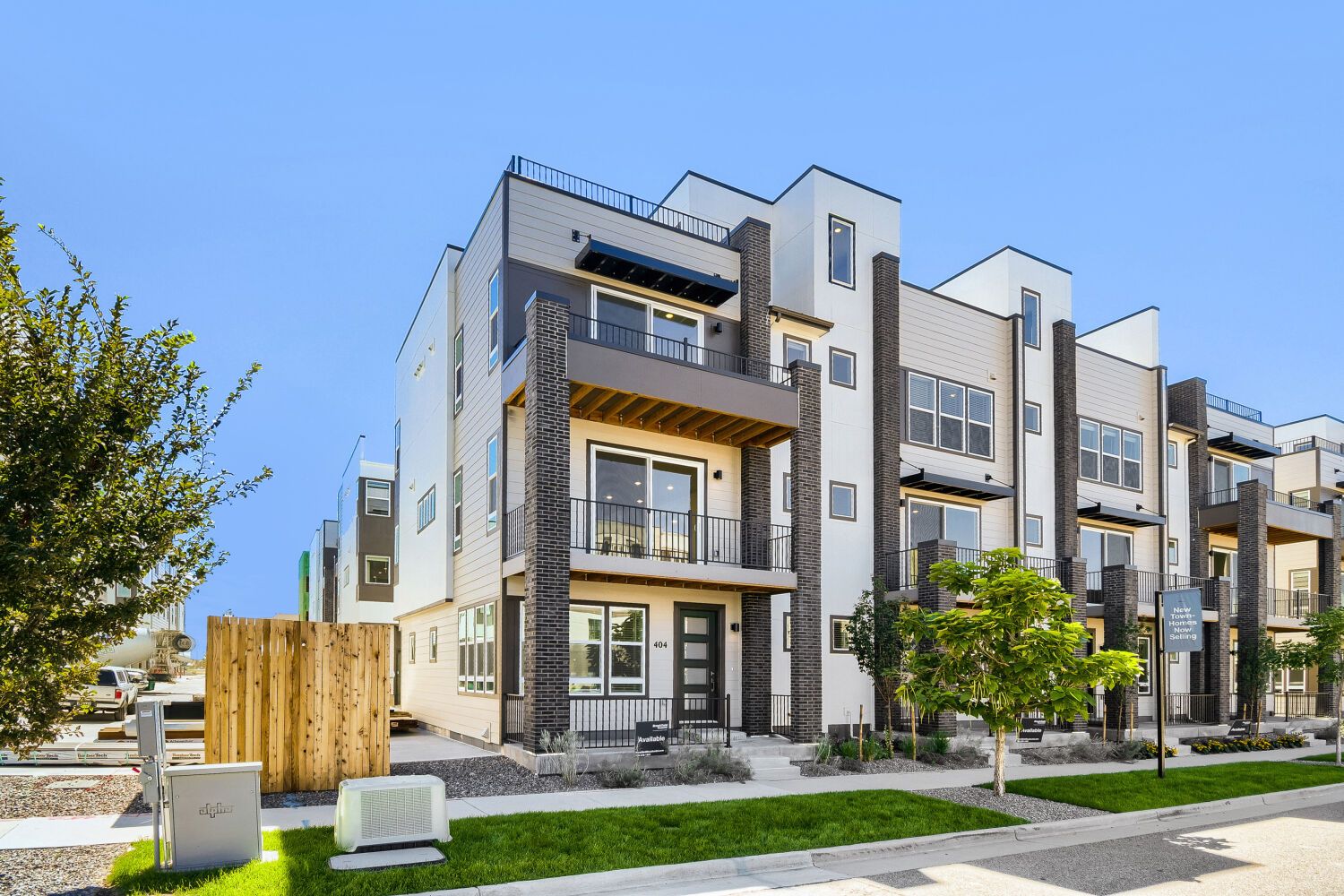 Contour 2 - Contour Townhomes at uplands: Denver, Colorado - Brookfield Residential