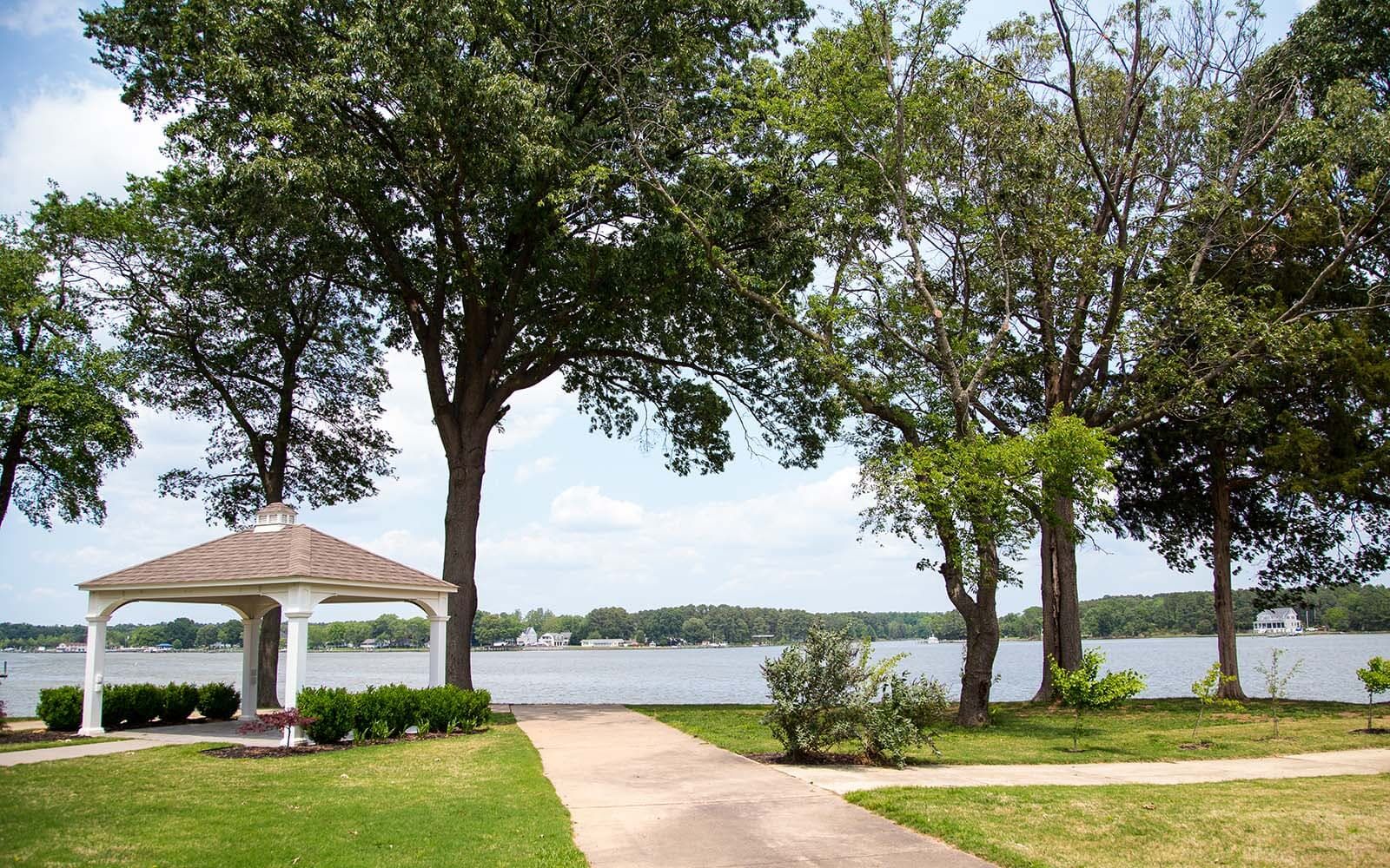 Waterside community sitting area at Swan Point in Swan Point,MD by Brookfield Residential