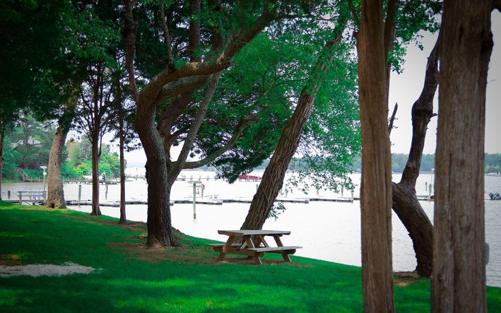 A waterside sitting area at Swan Point.
