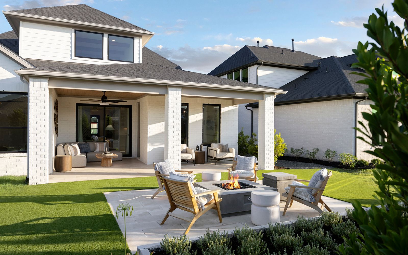 casa en 50' Traditional Homes at Midline por Brookfield Residential