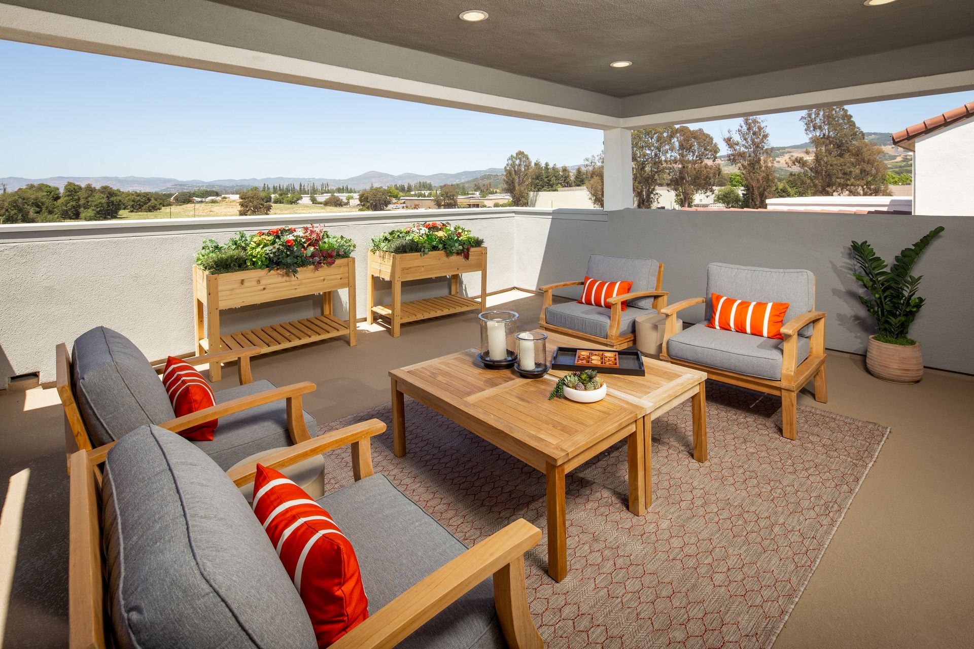 Bonus Room Deck