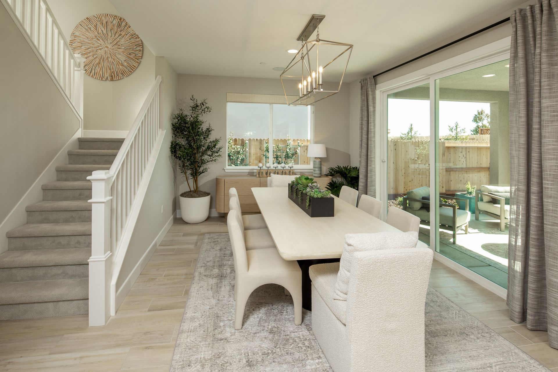 Kitchen & Dining 