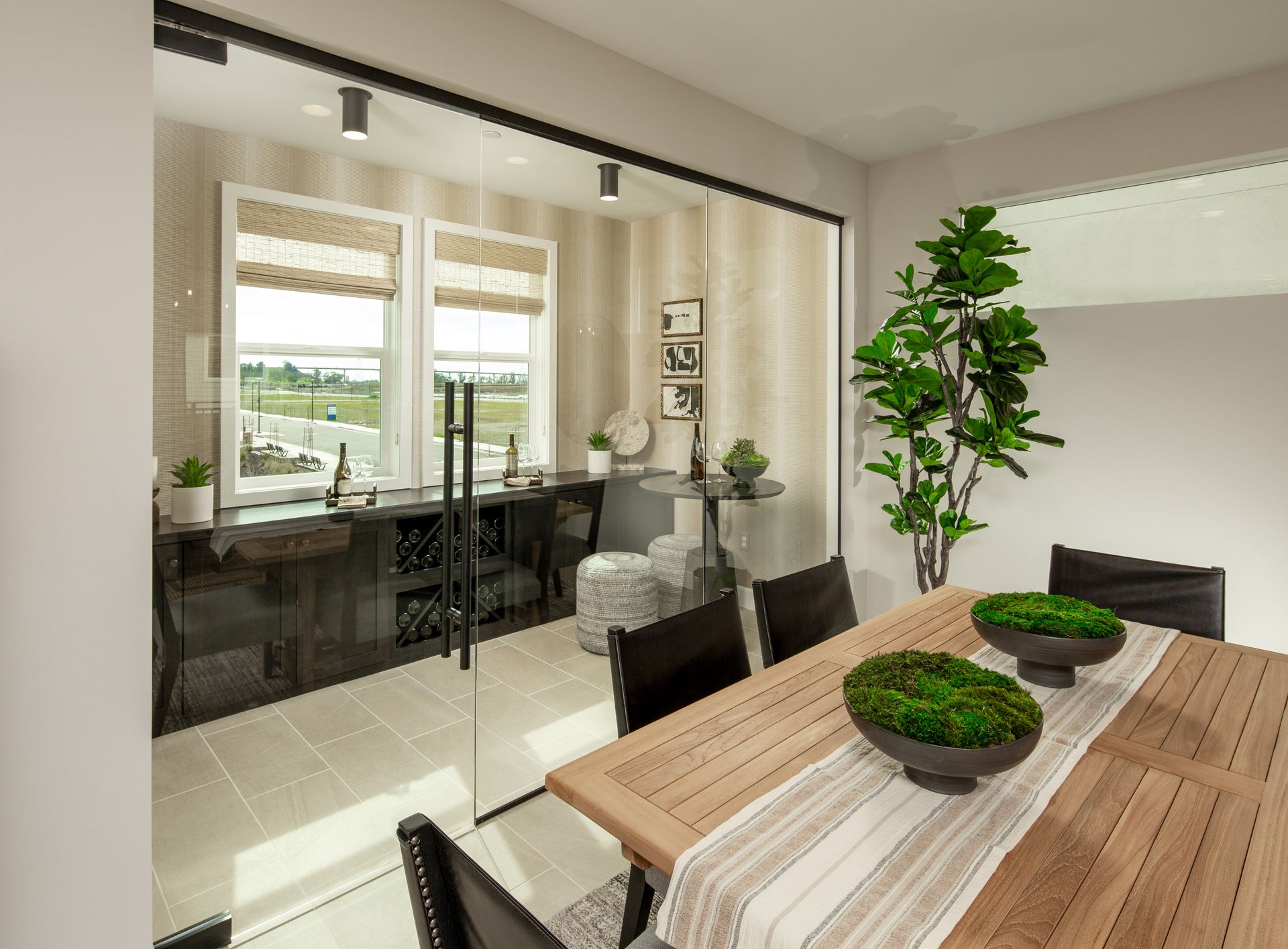 Kitchen & Dining 