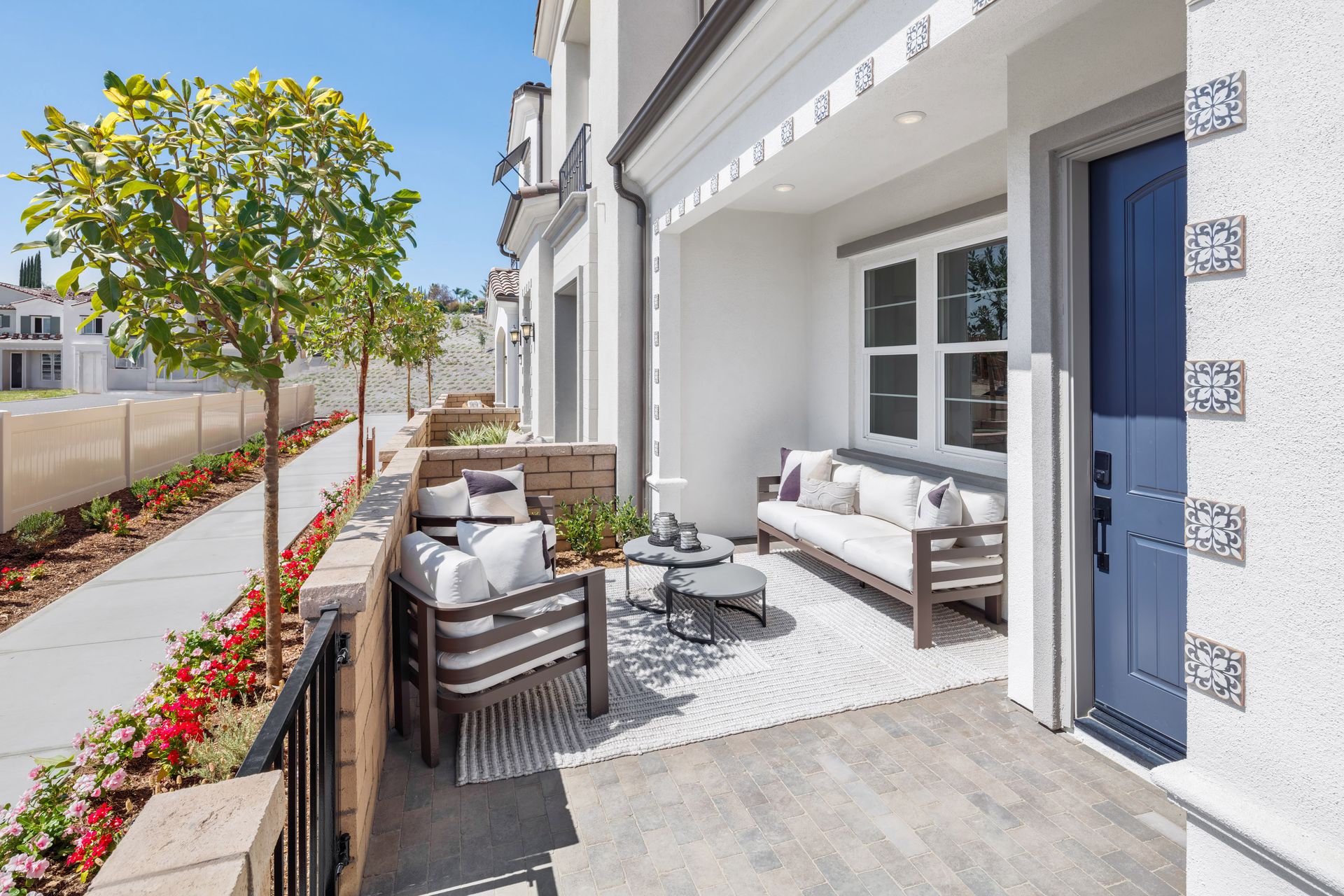 Outdoor Covered Porch 