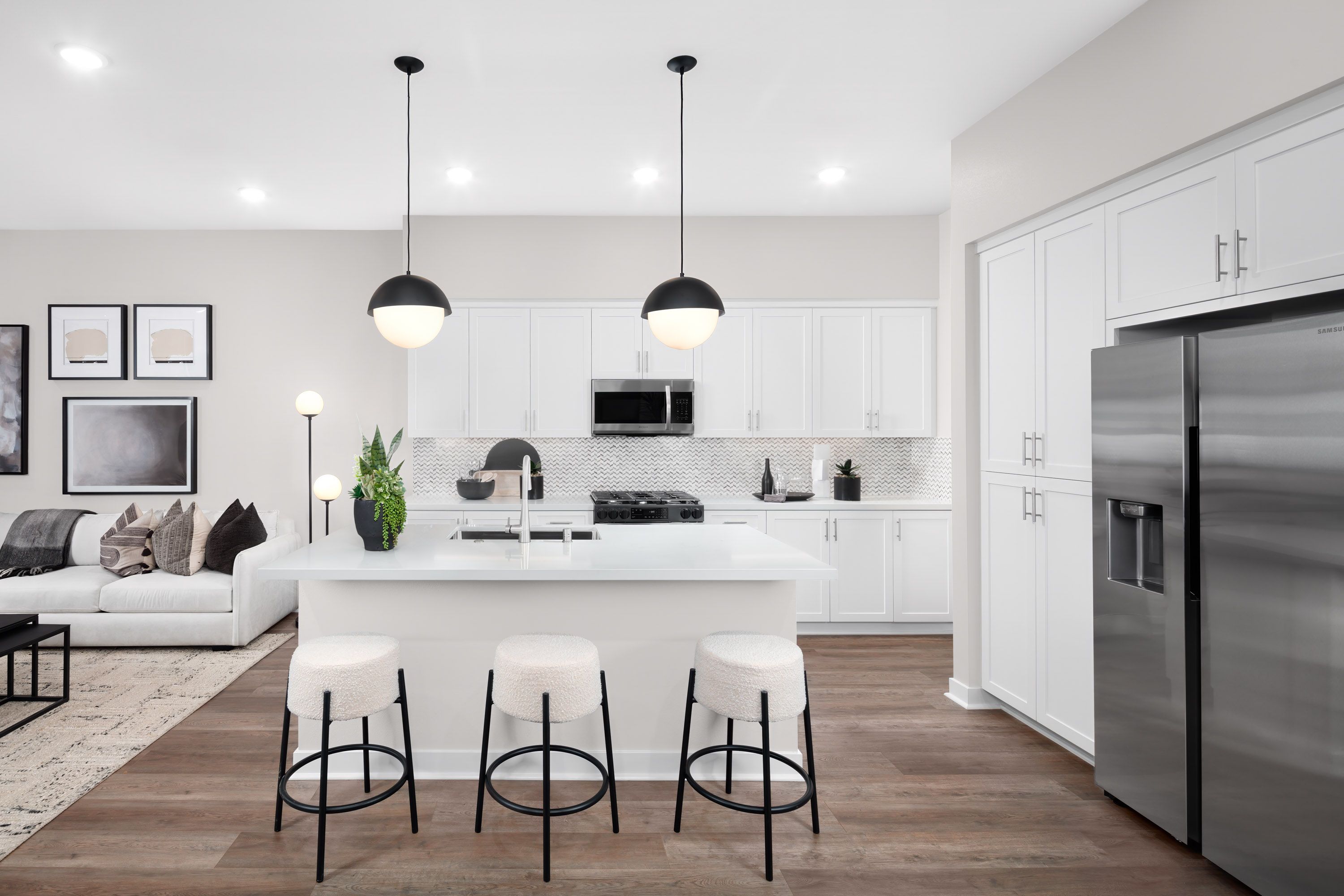 Stunning Expansive Kitchen