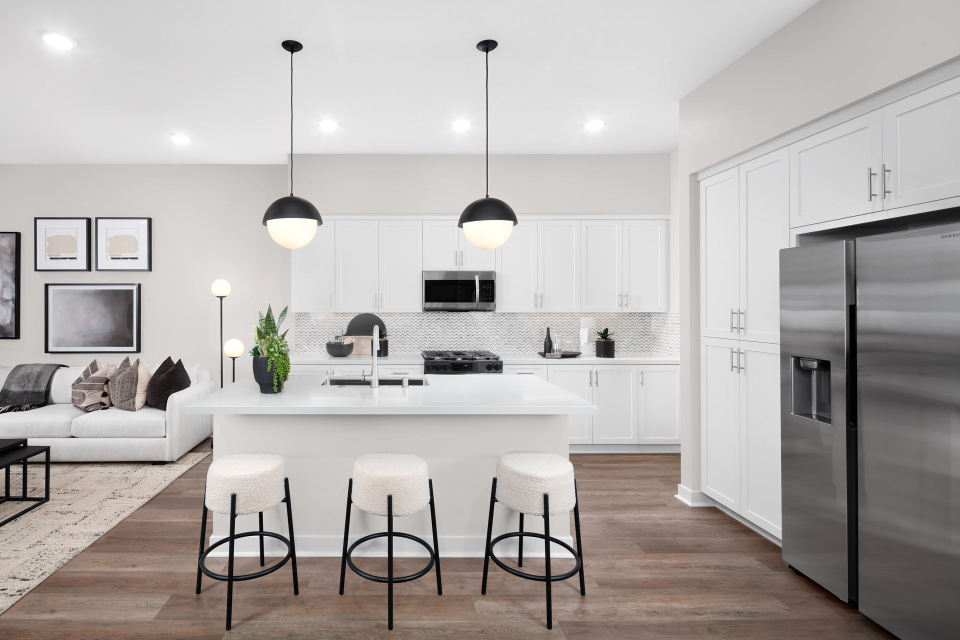 Stunning Expansive Kitchen