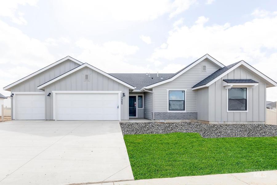 7465 E Shields Dr. Nampa, ID 83687