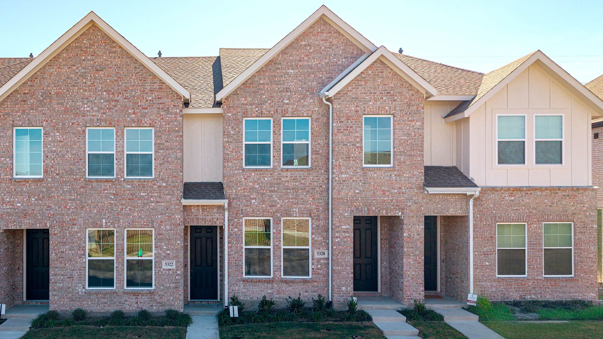 Amelia - Heritage Village: Haltom City, Texas - CB JENI Homes