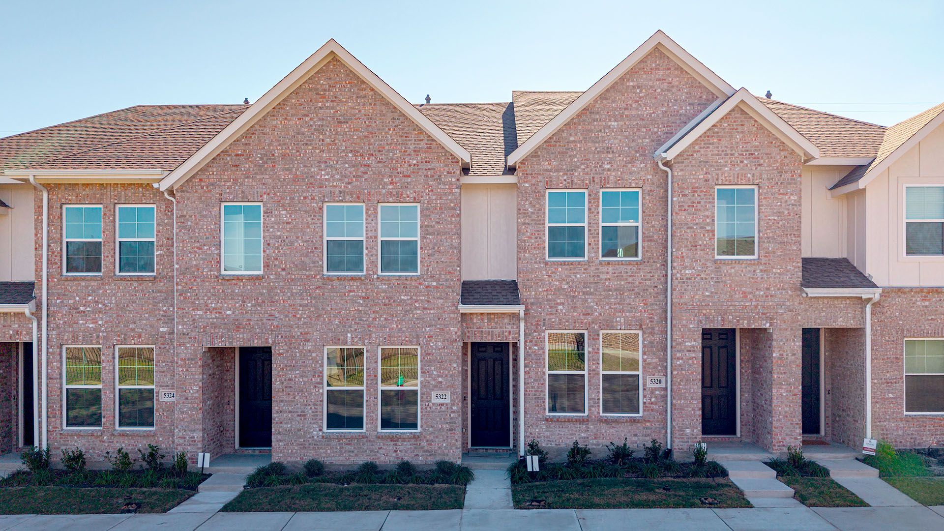 Elizabeth - Heritage Village: Haltom City, Texas - CB JENI Homes