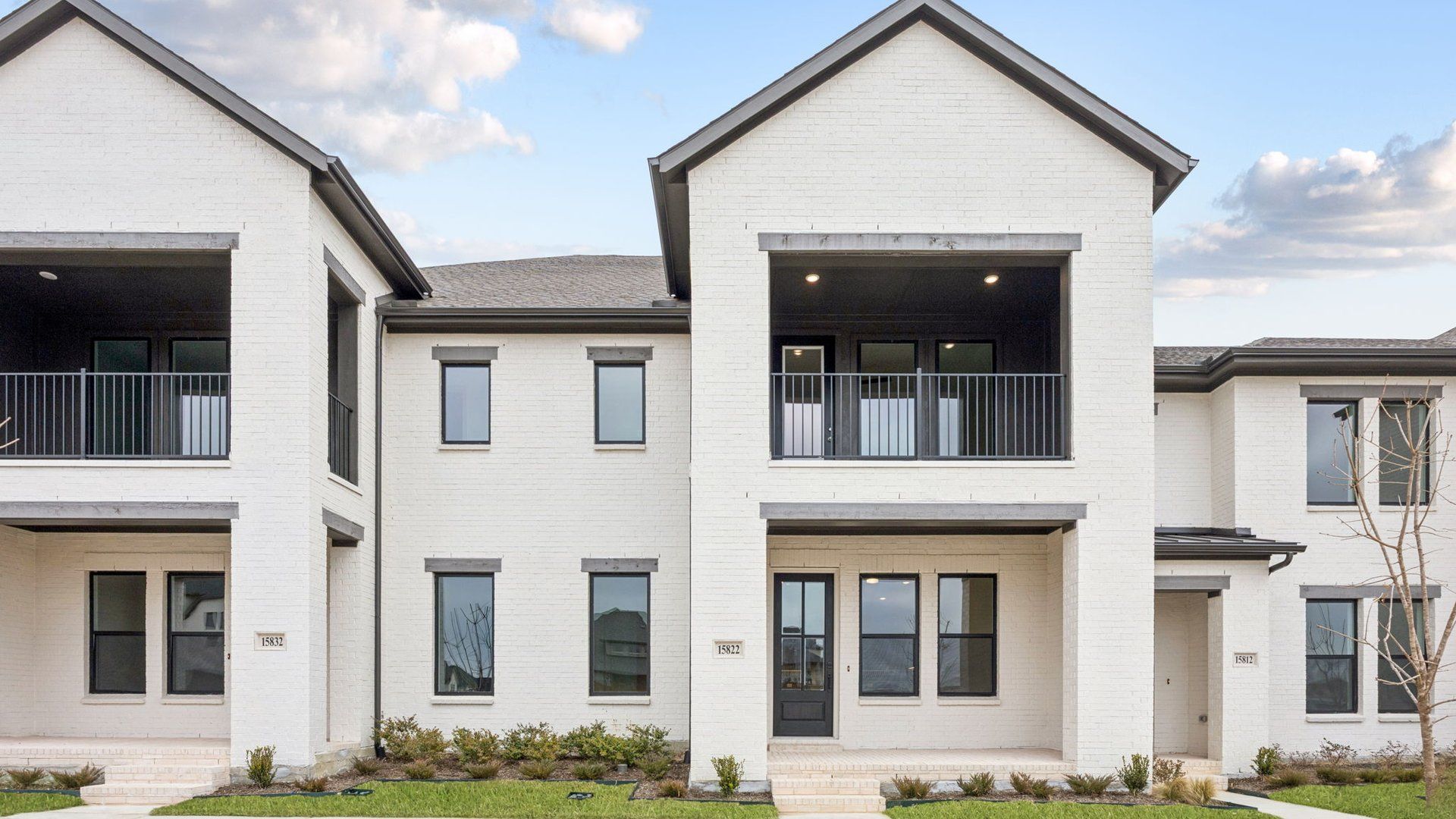 Sunny Interior - Hazelwood: Frisco, Texas - CB JENI Homes