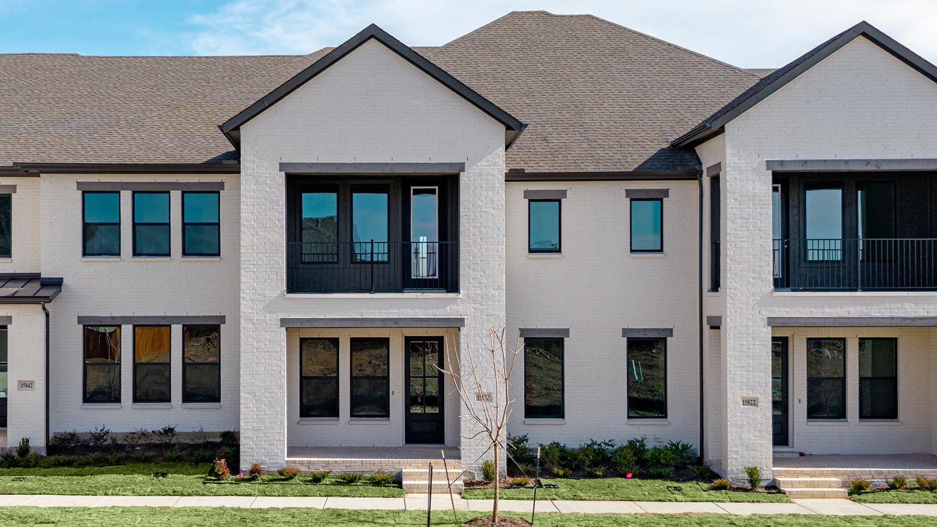 Sunny Interior - Hazelwood: Frisco, Texas - CB JENI Homes