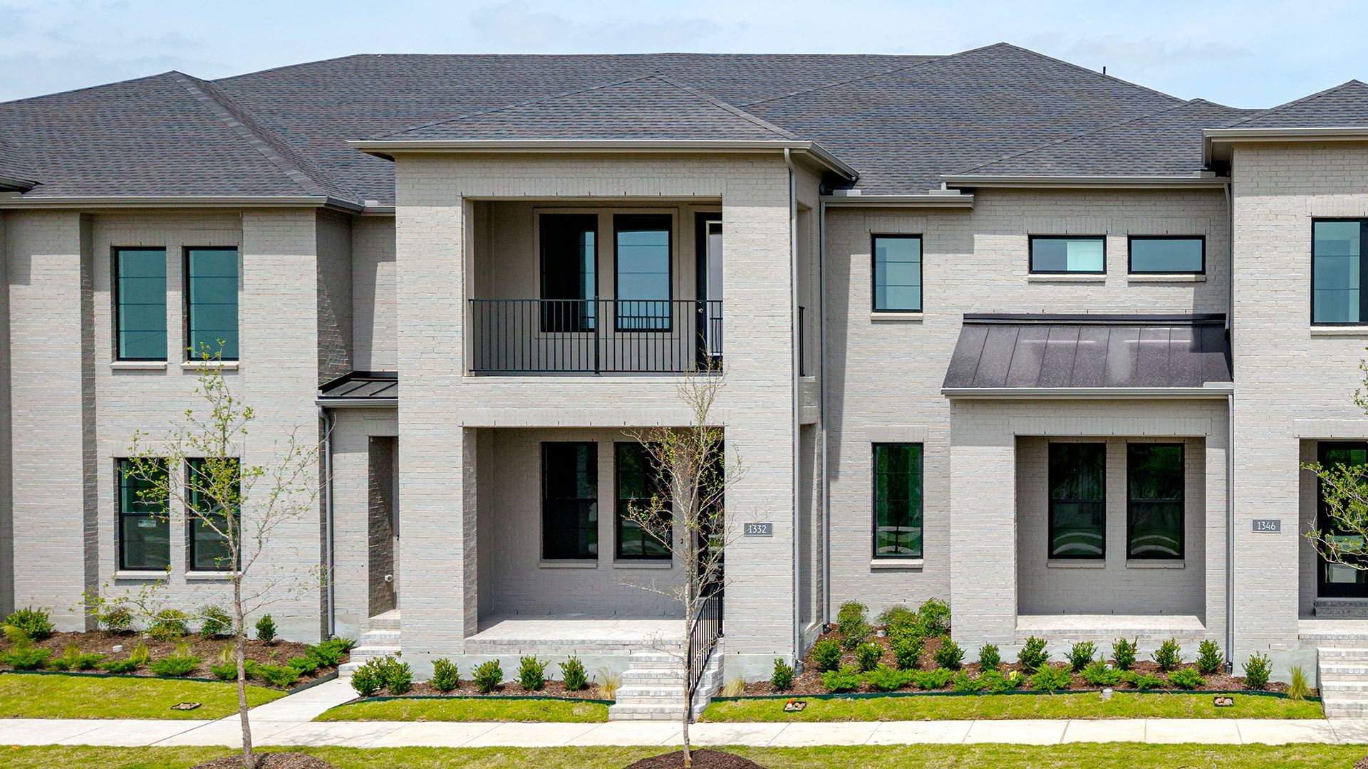 Sunny Interior - Hazelwood: Frisco, Texas - CB JENI Homes