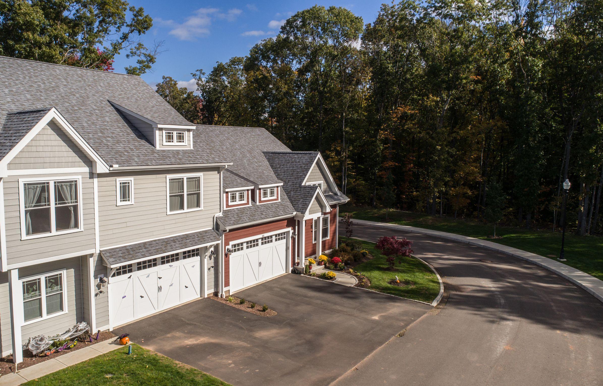 Rounding the bend as you enter Pierpont Hill from Benedict Dr.