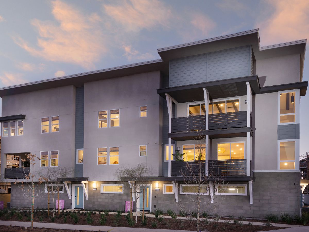 DORSEY at 3Roots street scene